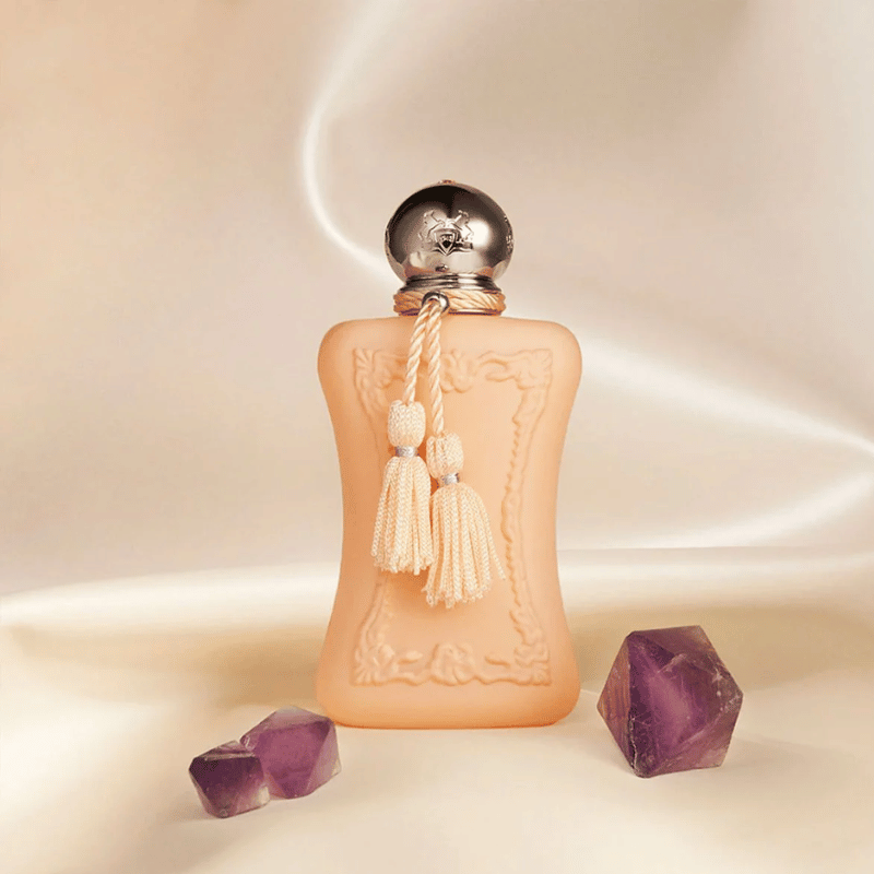 Parfums de Marly Cassili sở hữu thiết kế thanh lịch và đầy quý phái với gam màu hồng pastel nhẹ nhàng